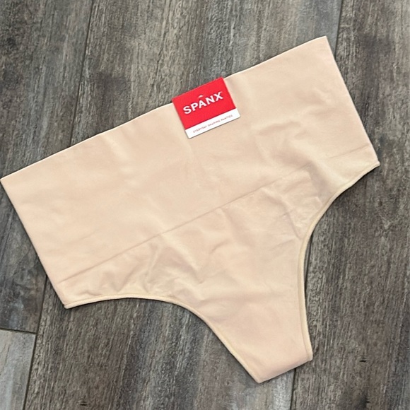 Spanx thong - Picture 1 of 5